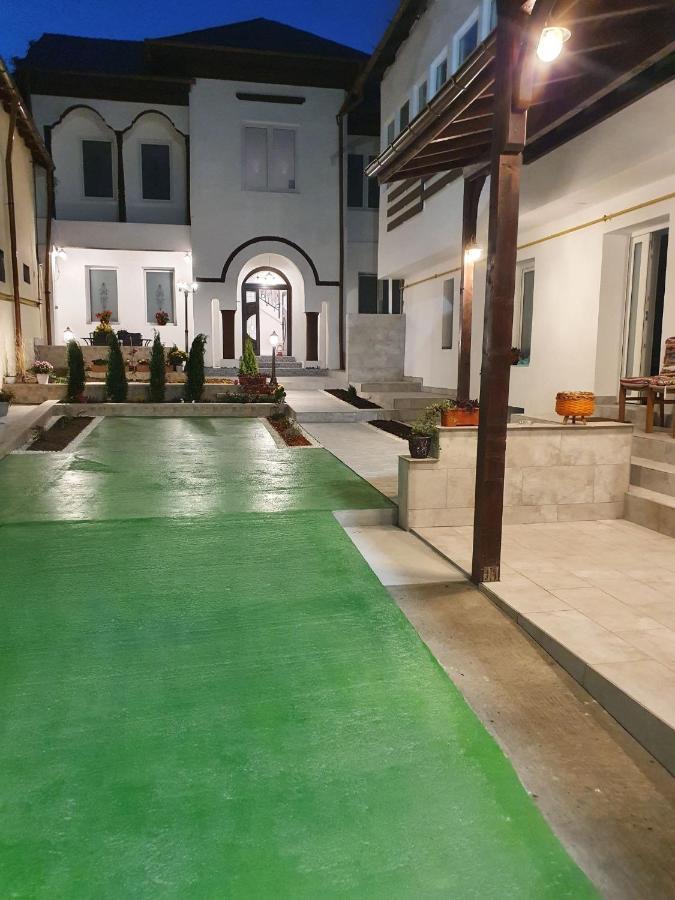 Casa Musceleana Hotell Cîmpulung Eksteriør bilde