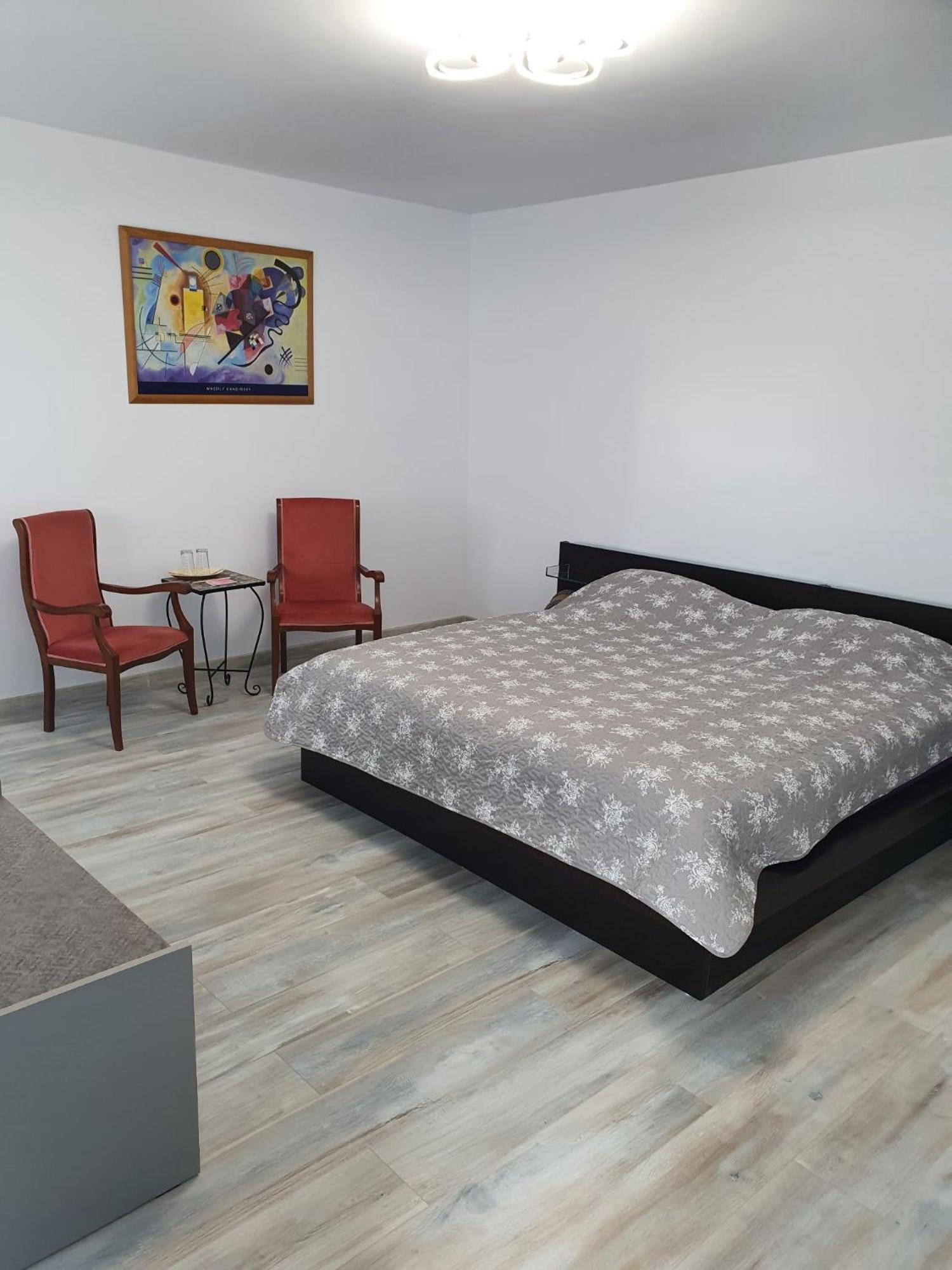 Casa Musceleana Hotell Cîmpulung Eksteriør bilde