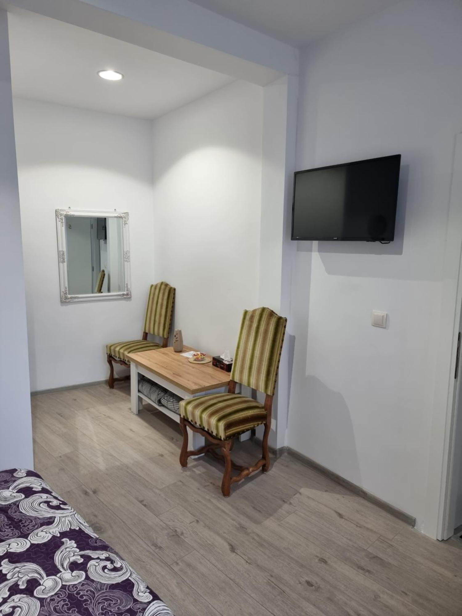 Casa Musceleana Hotell Cîmpulung Eksteriør bilde