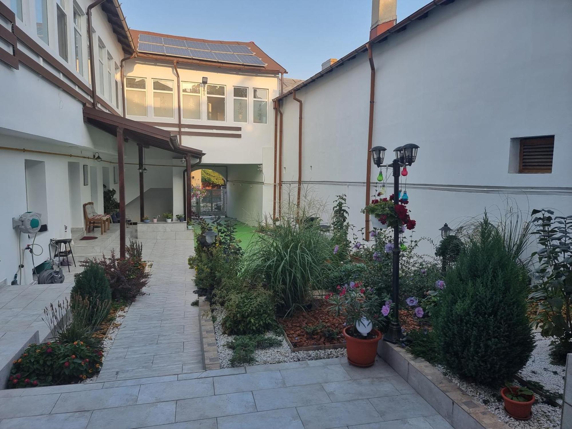 Casa Musceleana Hotell Cîmpulung Eksteriør bilde